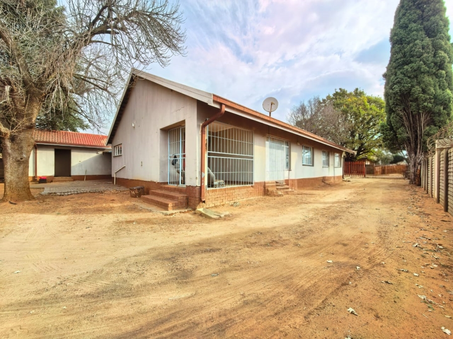 4 Bedroom Property for Sale in Vaalpark Free State